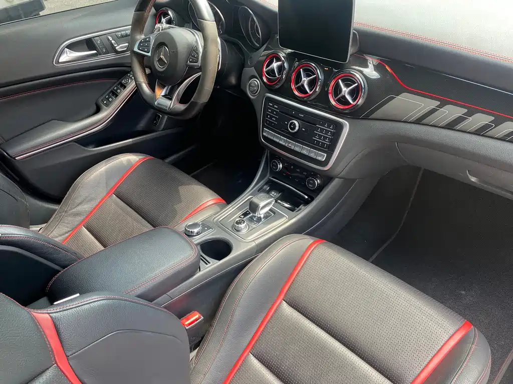 Mercedes-Benz GLA AMG — фото 14