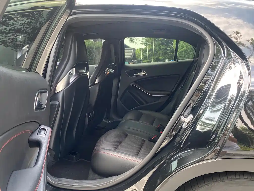 Mercedes-Benz GLA AMG — фото 15