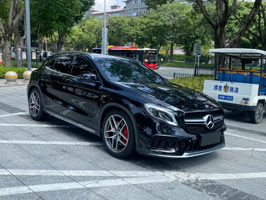 Mercedes-Benz GLA AMG — фото 3