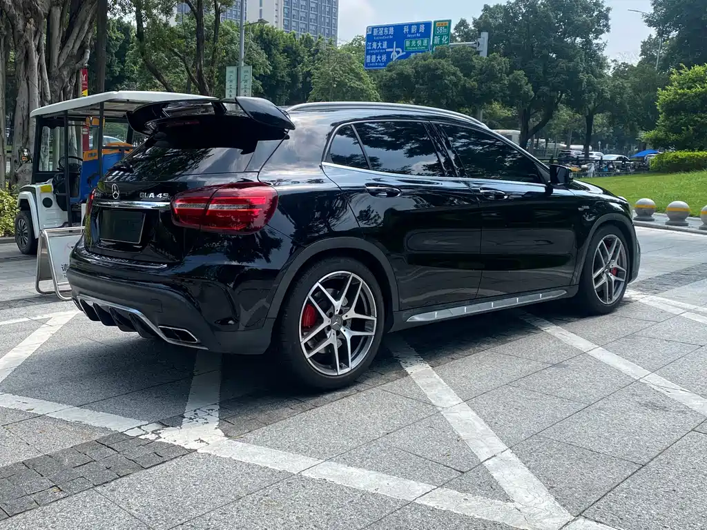 Mercedes-Benz GLA AMG — фото 4