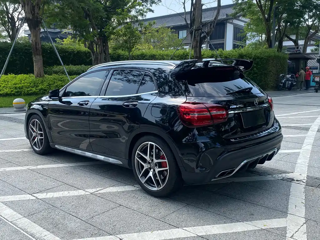 Mercedes-Benz GLA AMG — фото 6