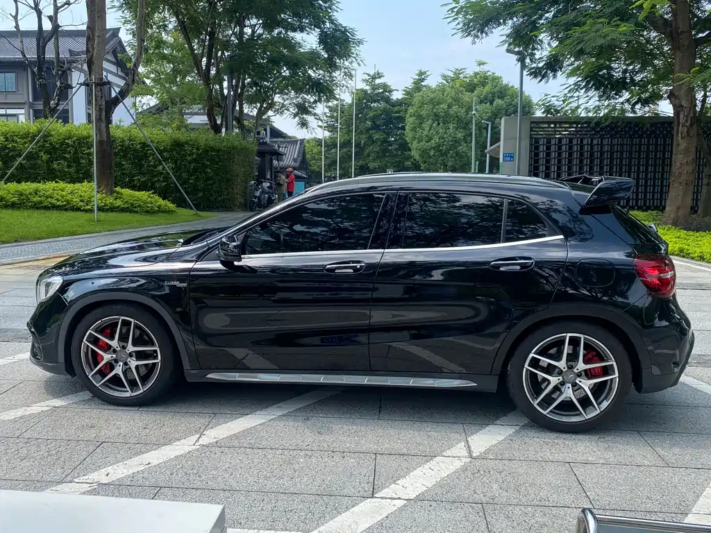 Mercedes-Benz GLA AMG — фото 7