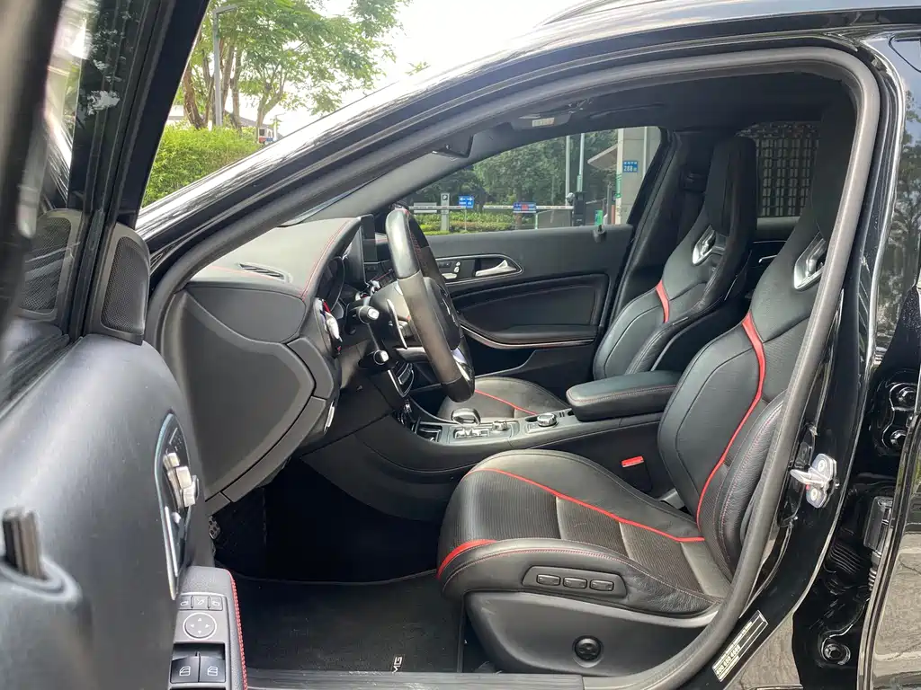 Mercedes-Benz GLA AMG — фото 8