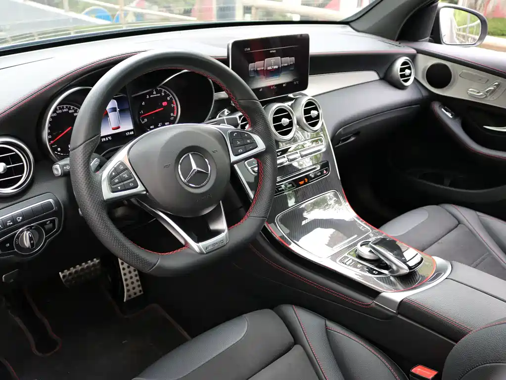 Mercedes-Benz GLC AMG — фото 10