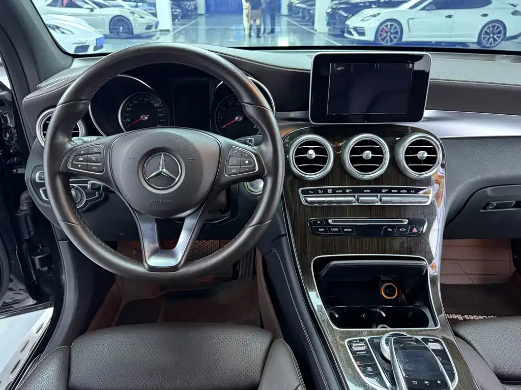 Mercedes-Benz GLC — фото 10