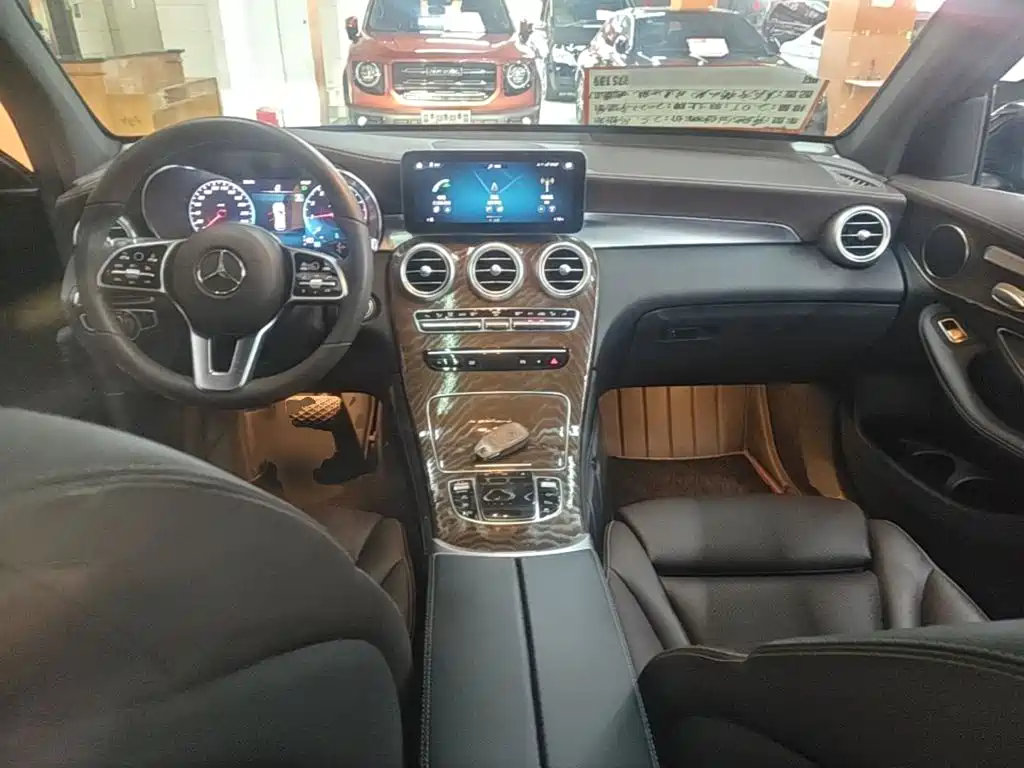 Mercedes-Benz GLC — фото 10