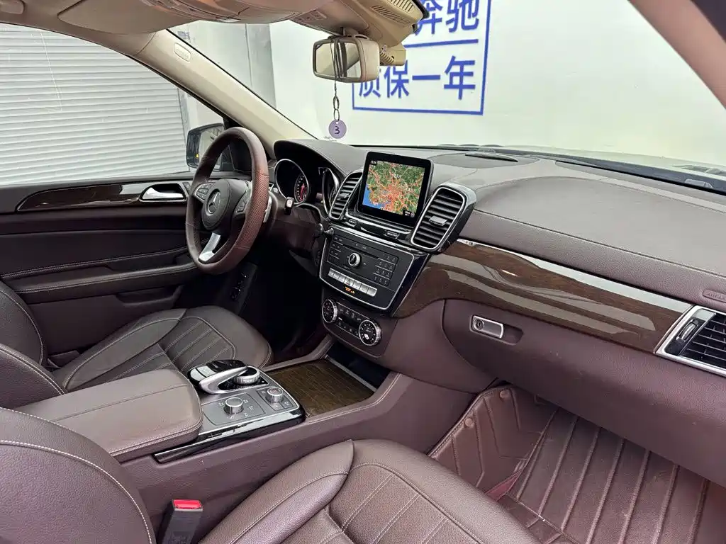 Mercedes-Benz GLS — фото 31
