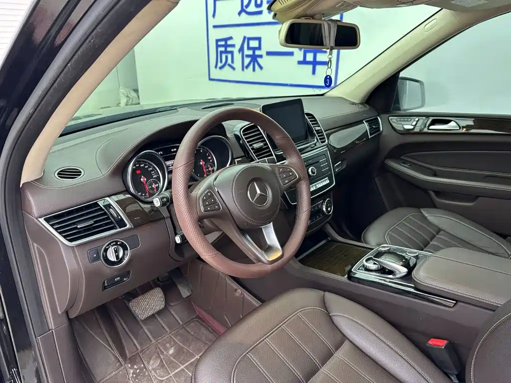 Mercedes-Benz GLS — фото 9