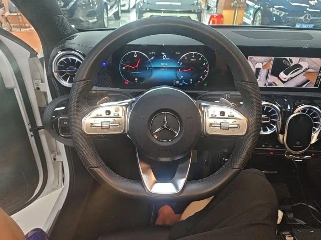 Mercedes-Benz A-Class — фото 11