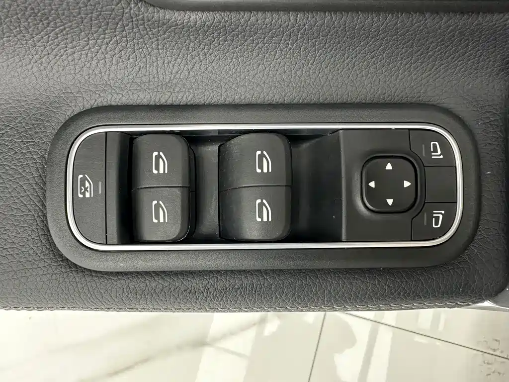 Mercedes-Benz A-Class — фото 11