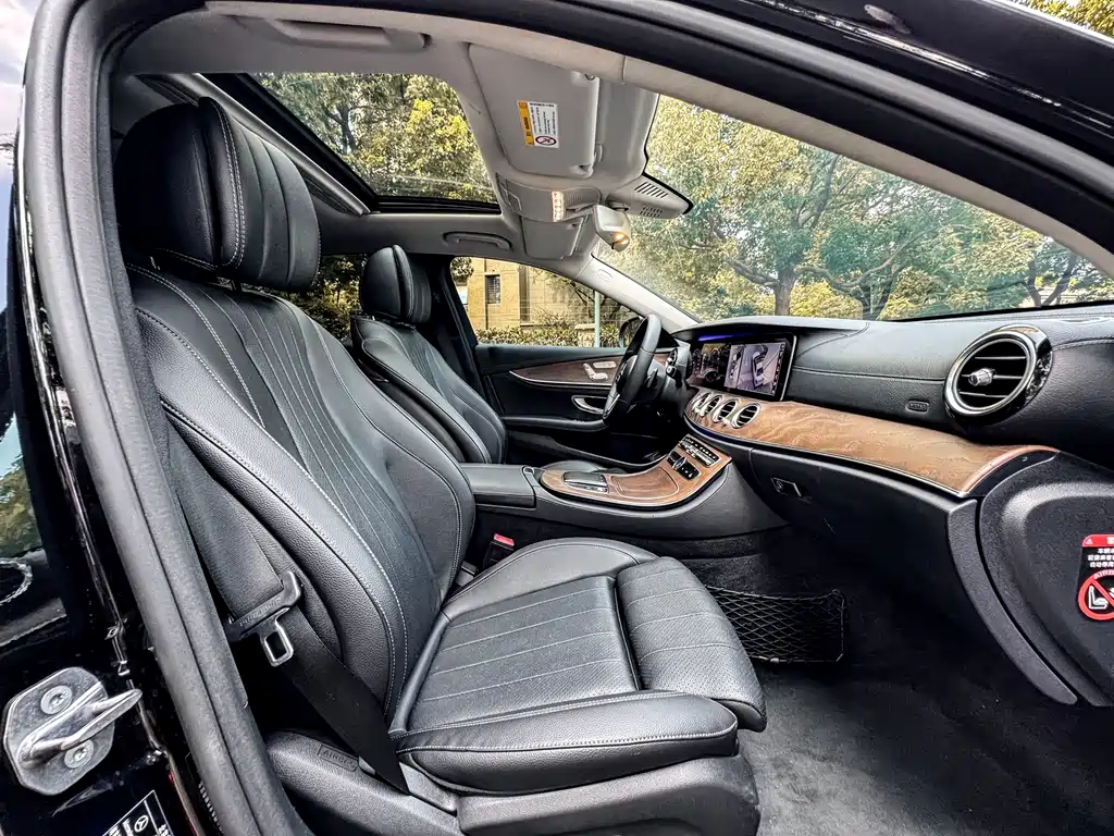 Mercedes-Benz E-Class — фото 15