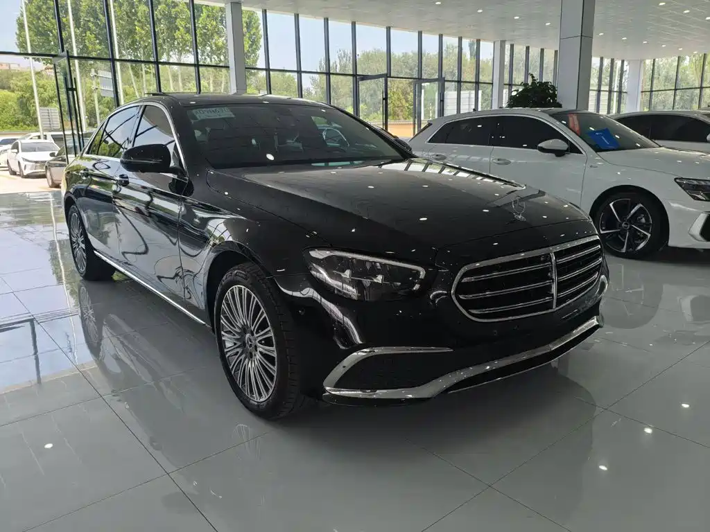 Mercedes-Benz E-Class — фото 3