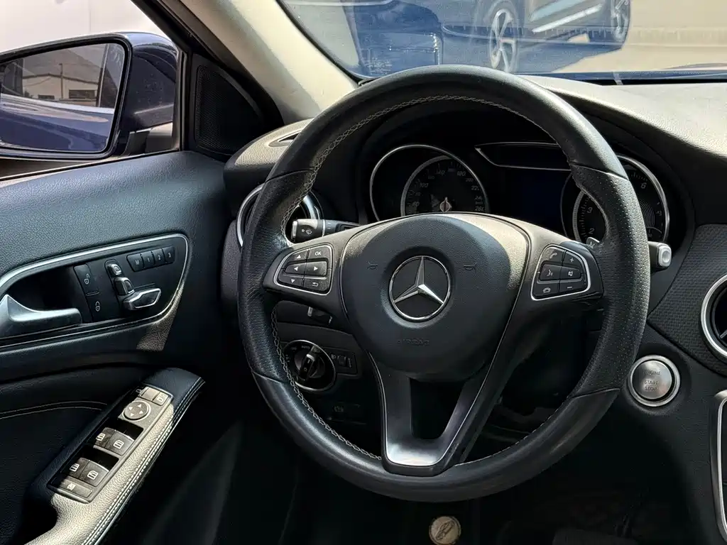 Mercedes-Benz GLA — фото 11
