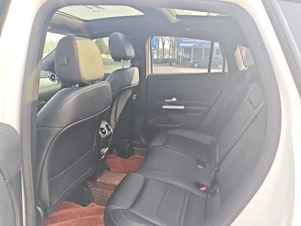 Mercedes-Benz GLA — фото 11