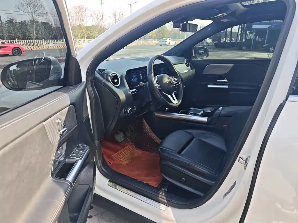Mercedes-Benz GLA — фото 10