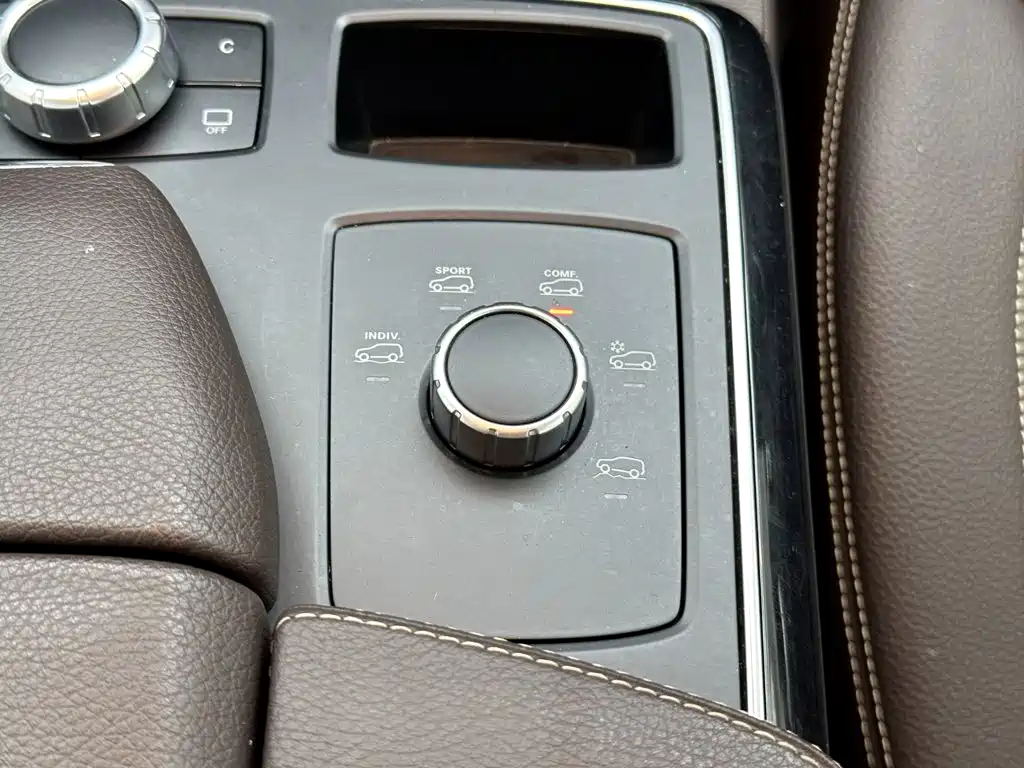 Mercedes-Benz GLE (Import) — фото 17