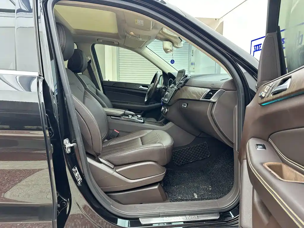 Mercedes-Benz GLE (Import) — фото 29