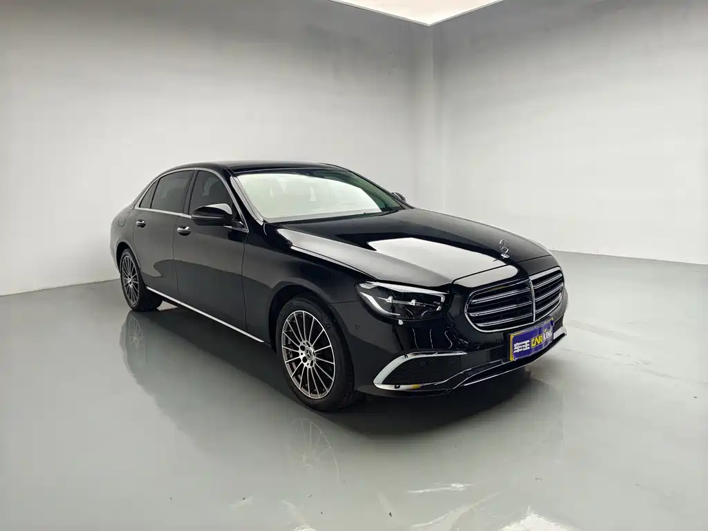 Mercedes-Benz E-Class — фото 3