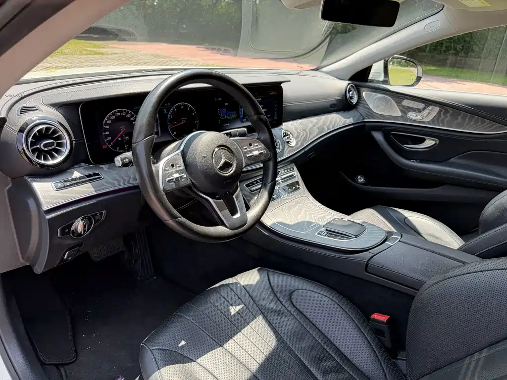 Mercedes-Benz CLS — фото 8