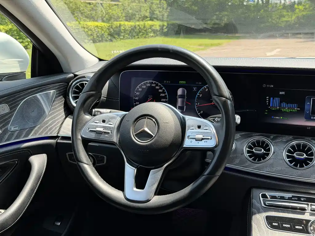 Mercedes-Benz CLS — фото 9