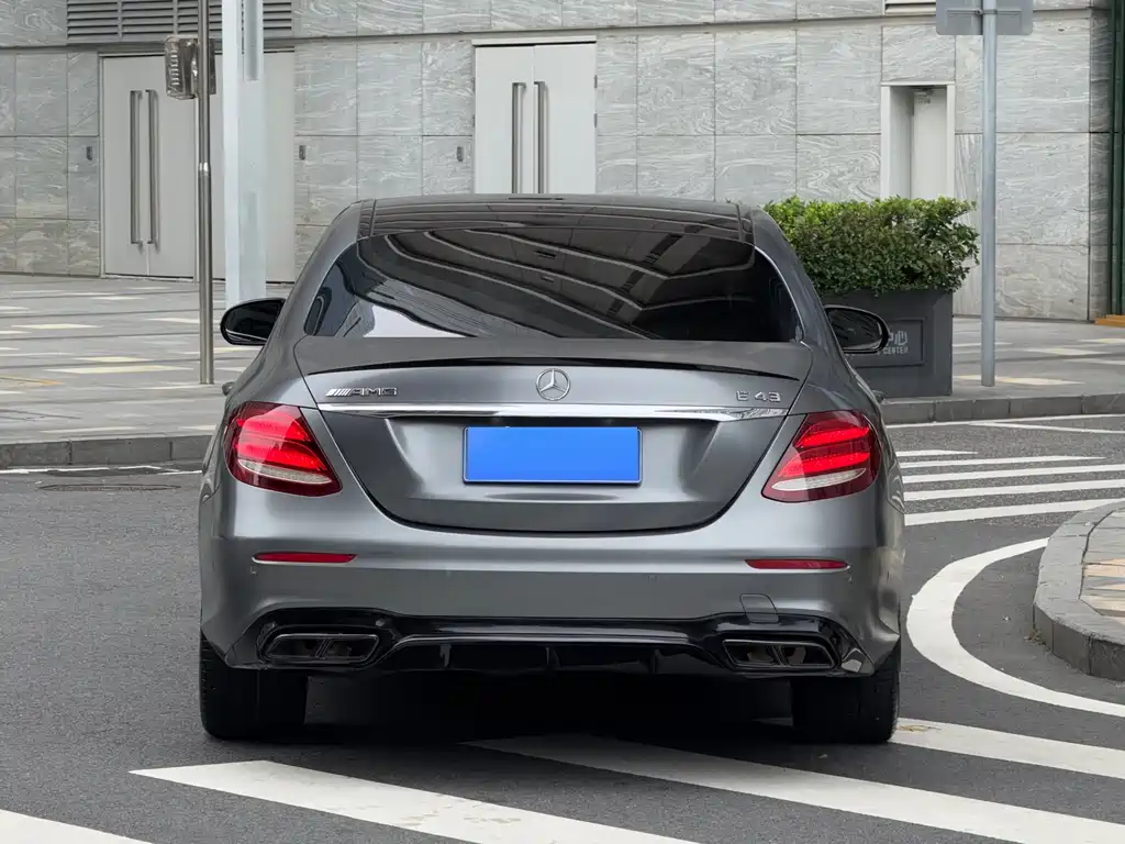 Mercedes-Benz E-Class AMG — фото 3