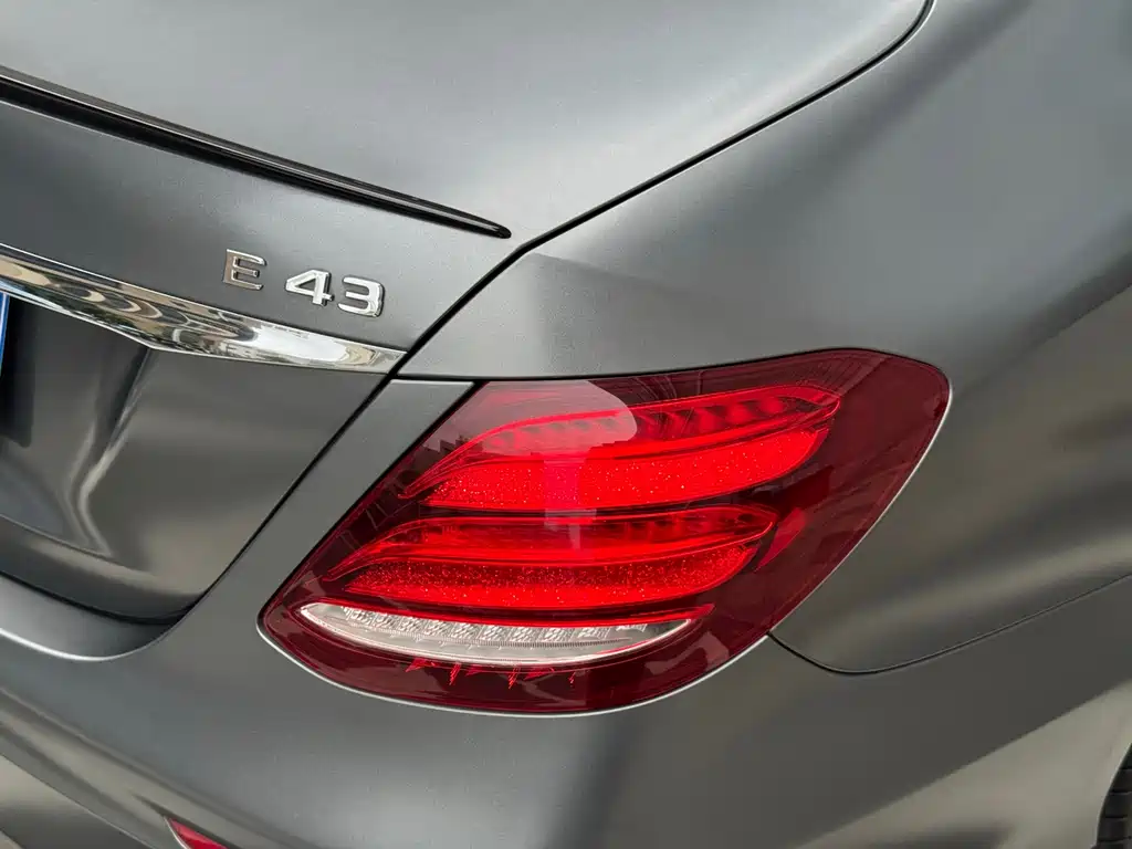Mercedes-Benz E-Class AMG — фото 21