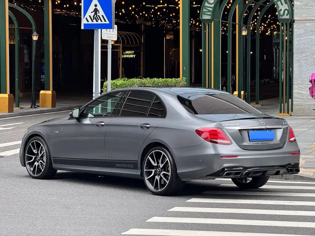 Mercedes-Benz E-Class AMG — фото 4