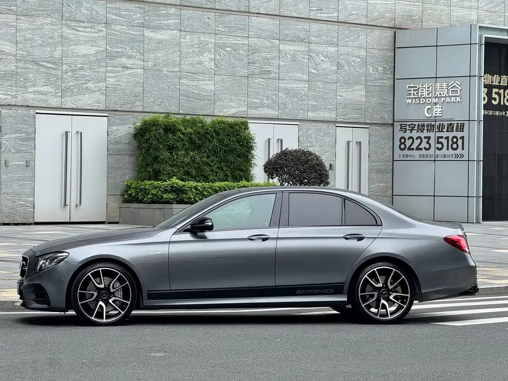 Mercedes-Benz E-Class AMG — фото 5