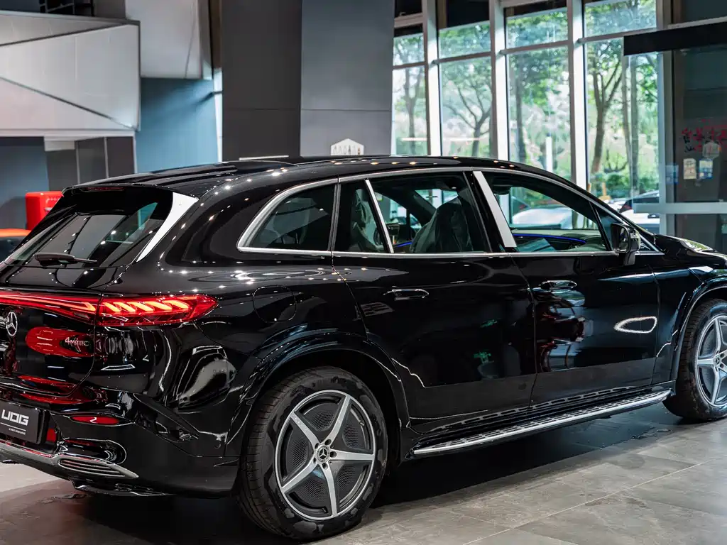 Mercedes-Benz EQS SUV — фото 14