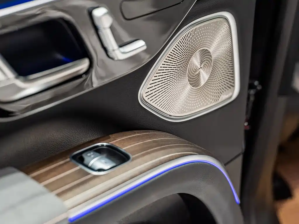 Mercedes-Benz EQS SUV — фото 18