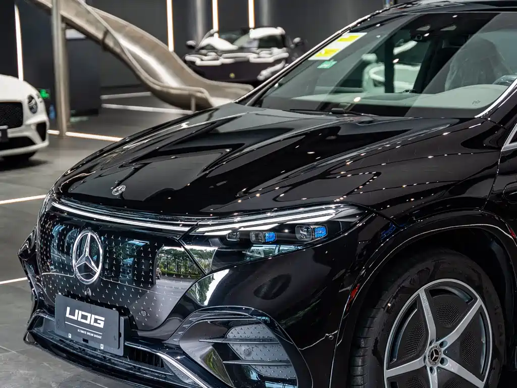 Mercedes-Benz EQS SUV — фото 3