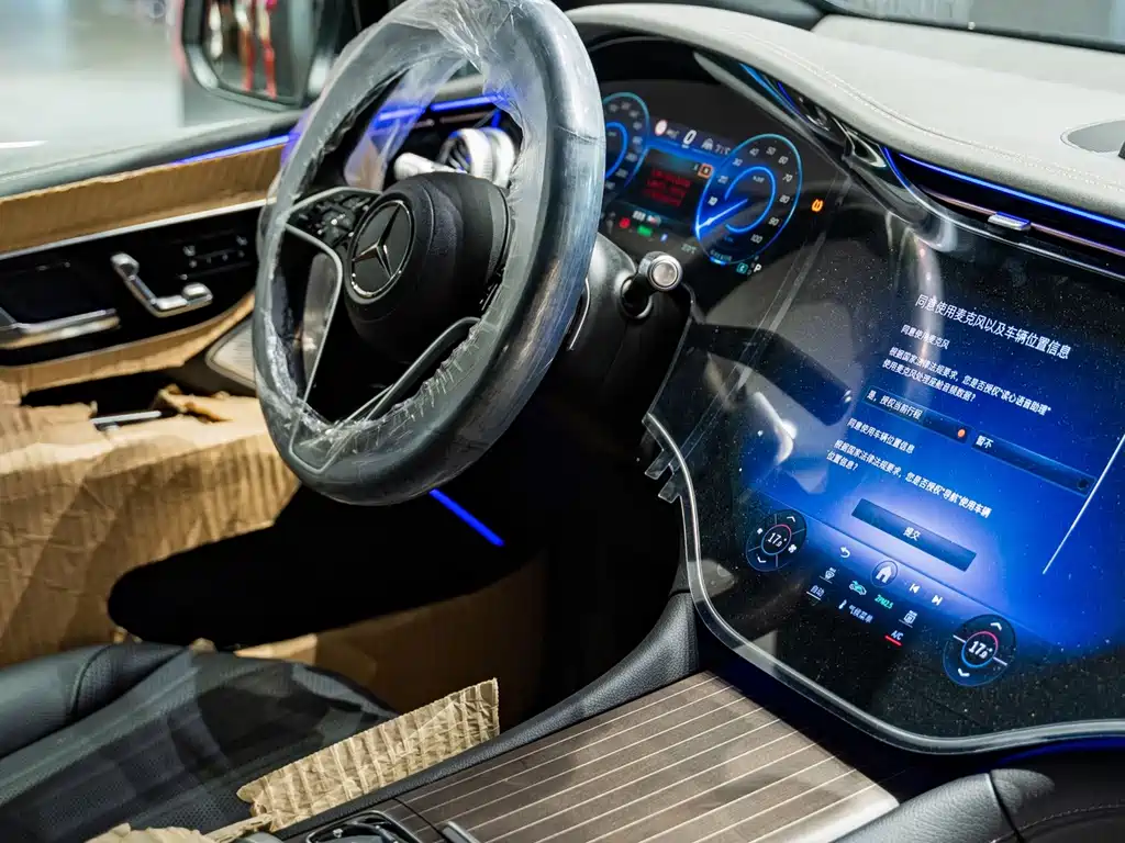 Mercedes-Benz EQS SUV — фото 24