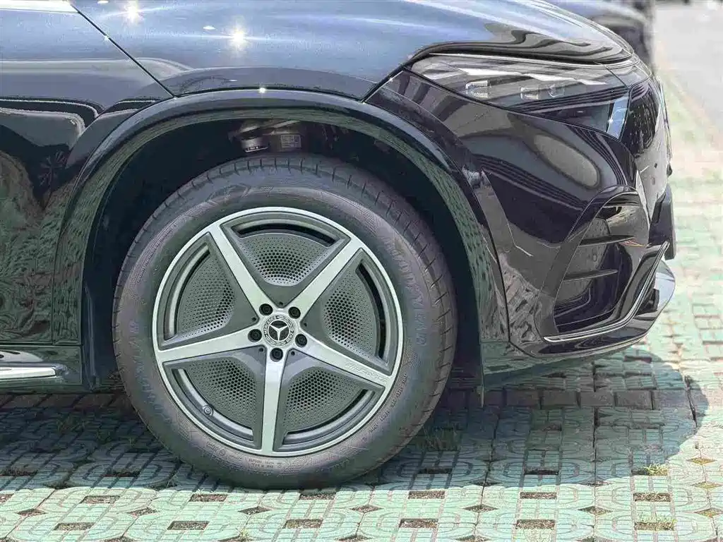 Mercedes-Benz EQS SUV — фото 11