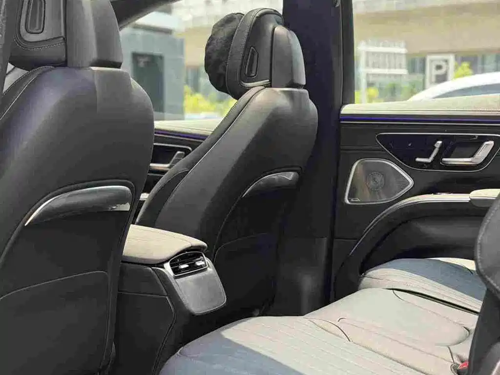 Mercedes-Benz EQS SUV — фото 17