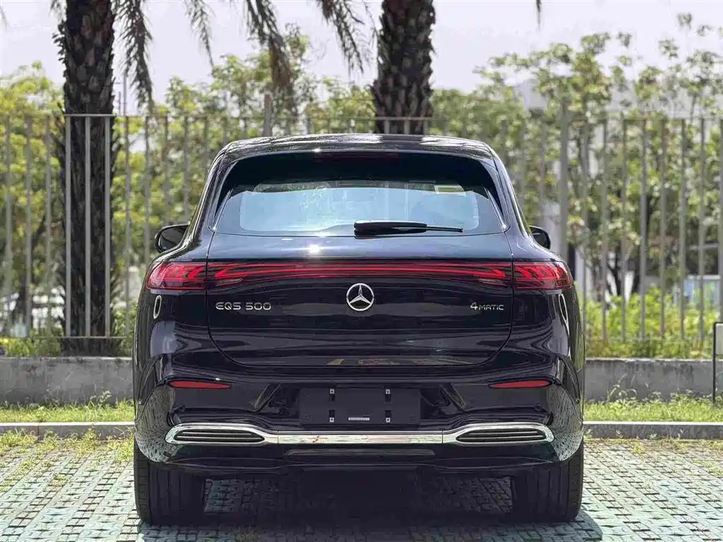 Mercedes-Benz EQS SUV — фото 5