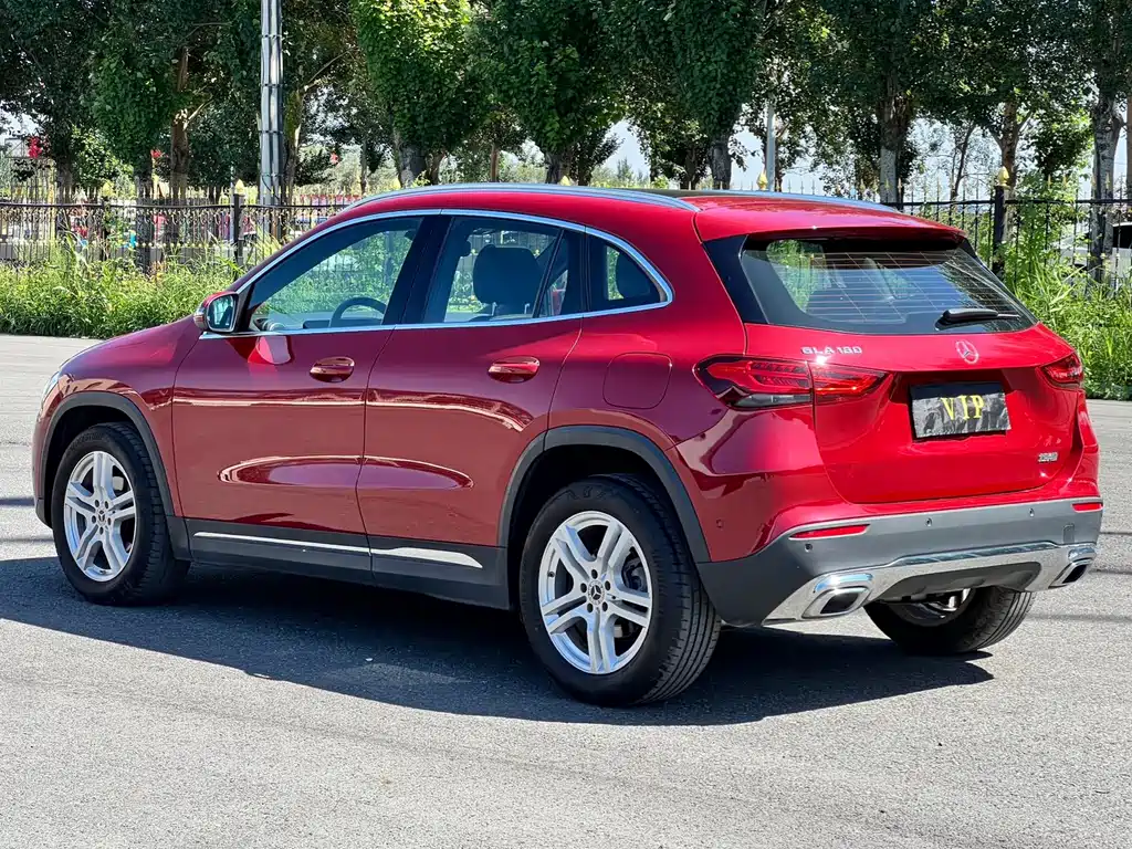 Mercedes-Benz GLA — фото 6