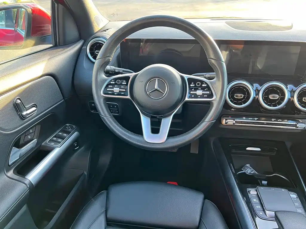 Mercedes-Benz GLA — фото 10