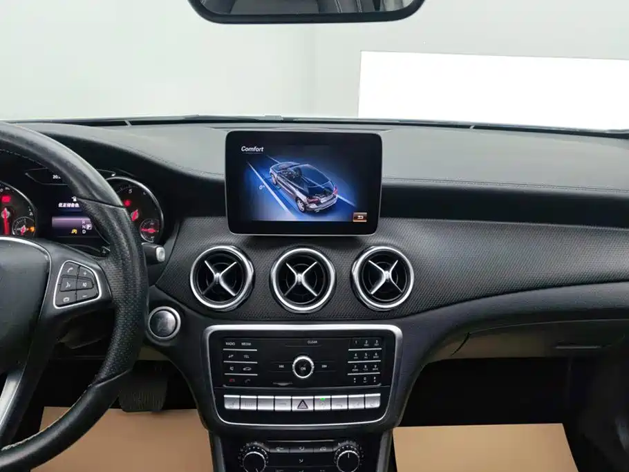 Mercedes-Benz GLA — фото 13