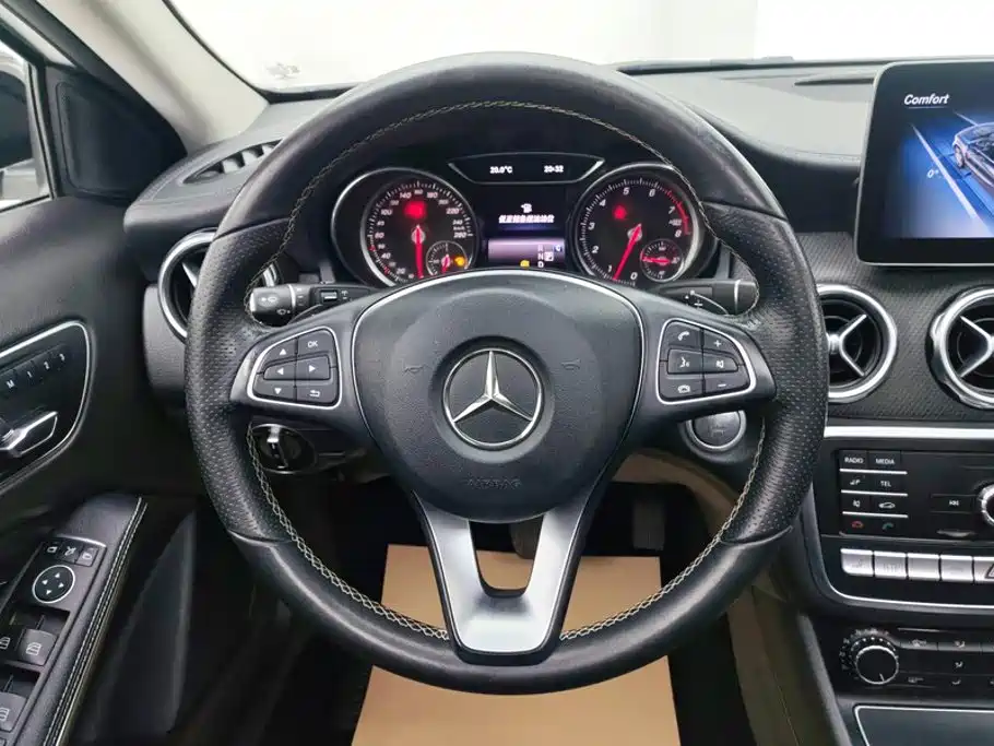 Mercedes-Benz GLA — фото 15