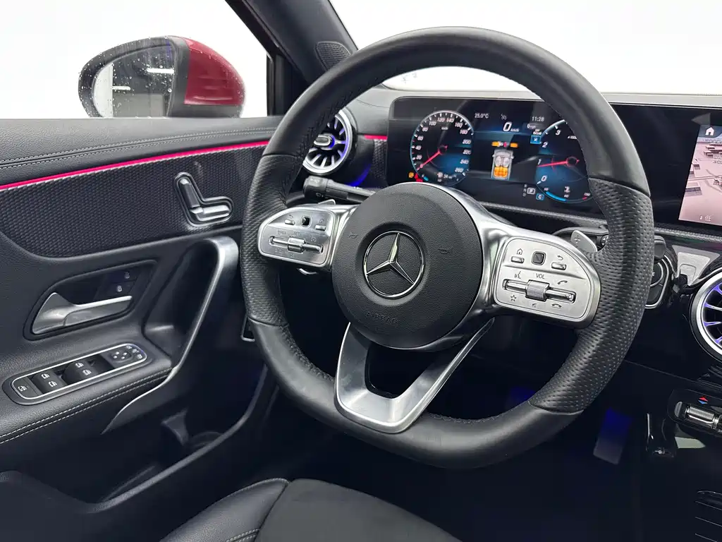 Mercedes-Benz A-Class — фото 9