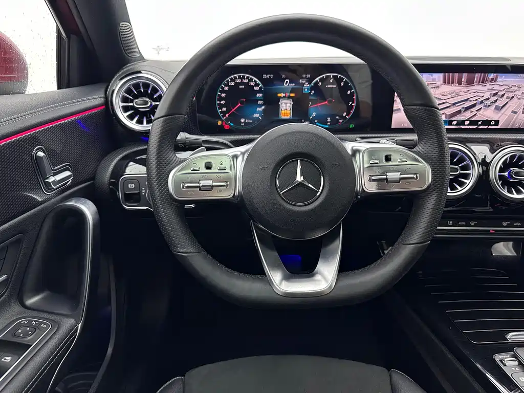 Mercedes-Benz A-Class — фото 10