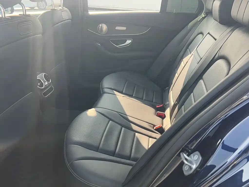 Mercedes-Benz C-Class — фото 14