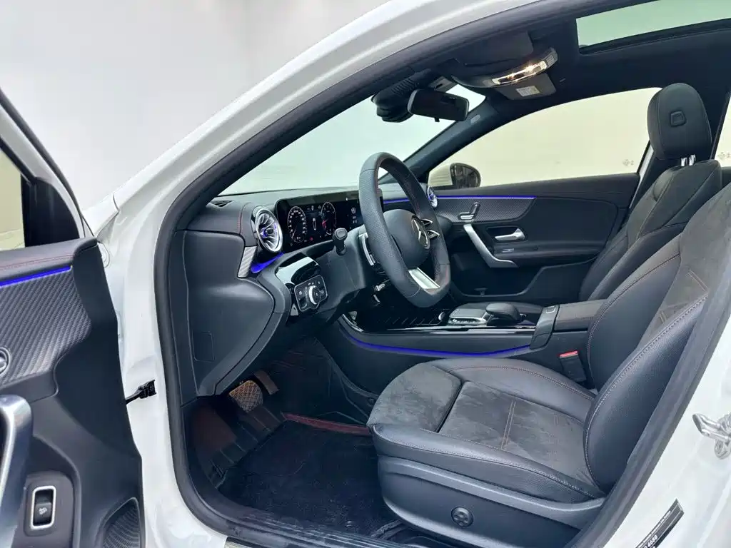 Mercedes-Benz A-Class — фото 14