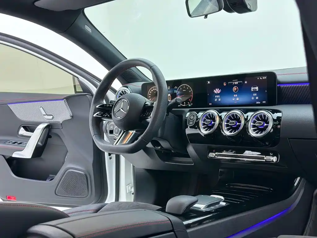 Mercedes-Benz A-Class — фото 17
