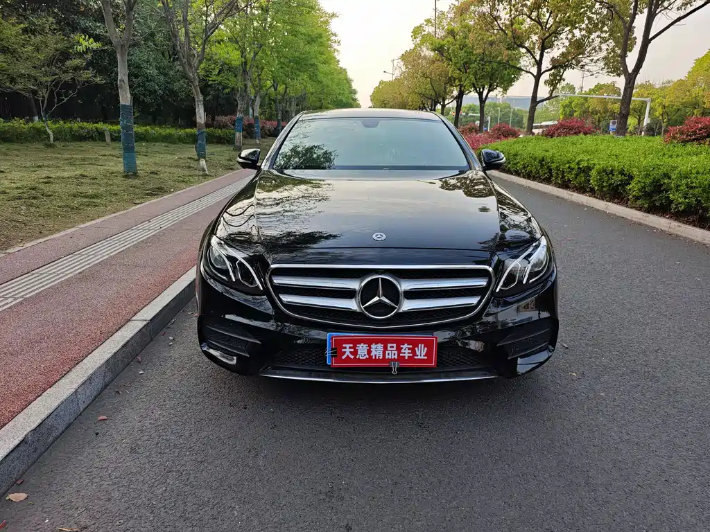 Mercedes-Benz E-Class — фото 2