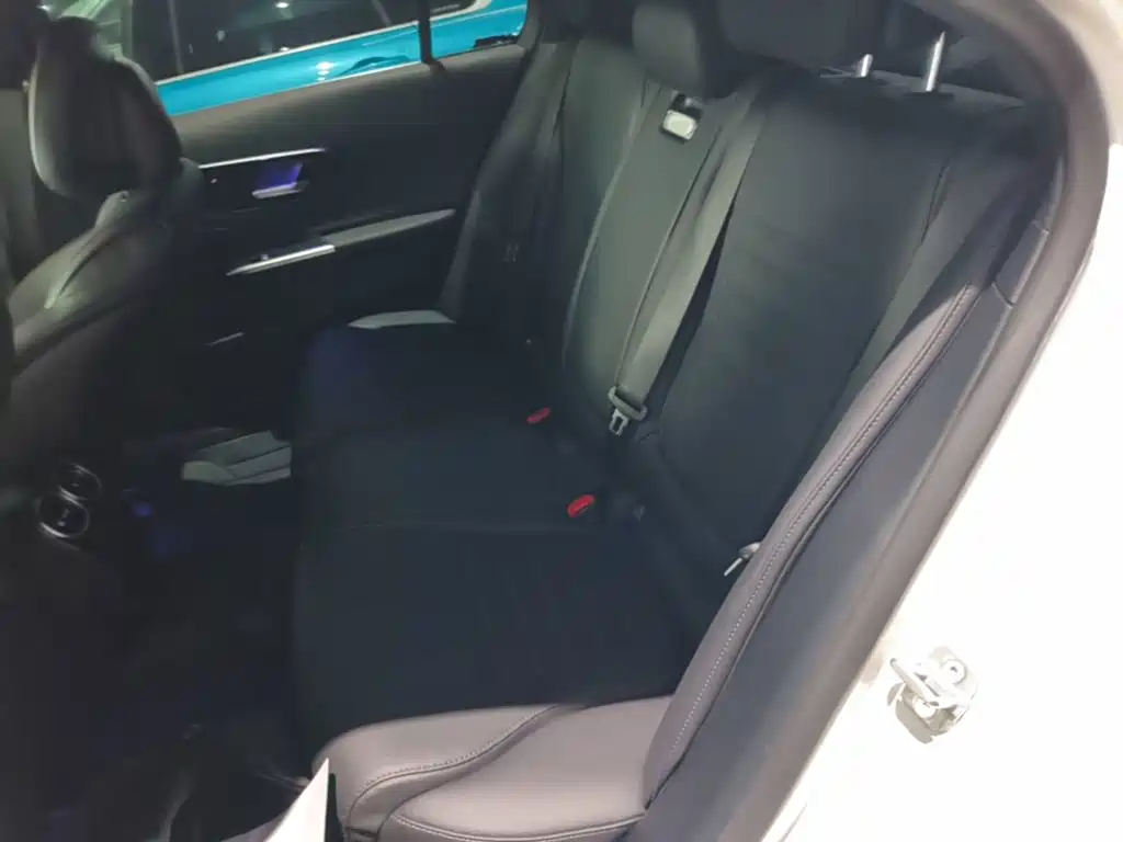 Mercedes-Benz C-Class — фото 17