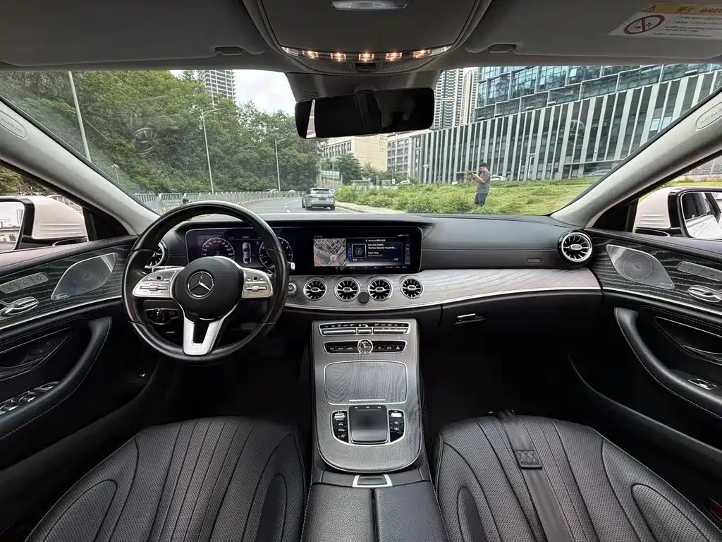 Mercedes-Benz CLS — фото 8