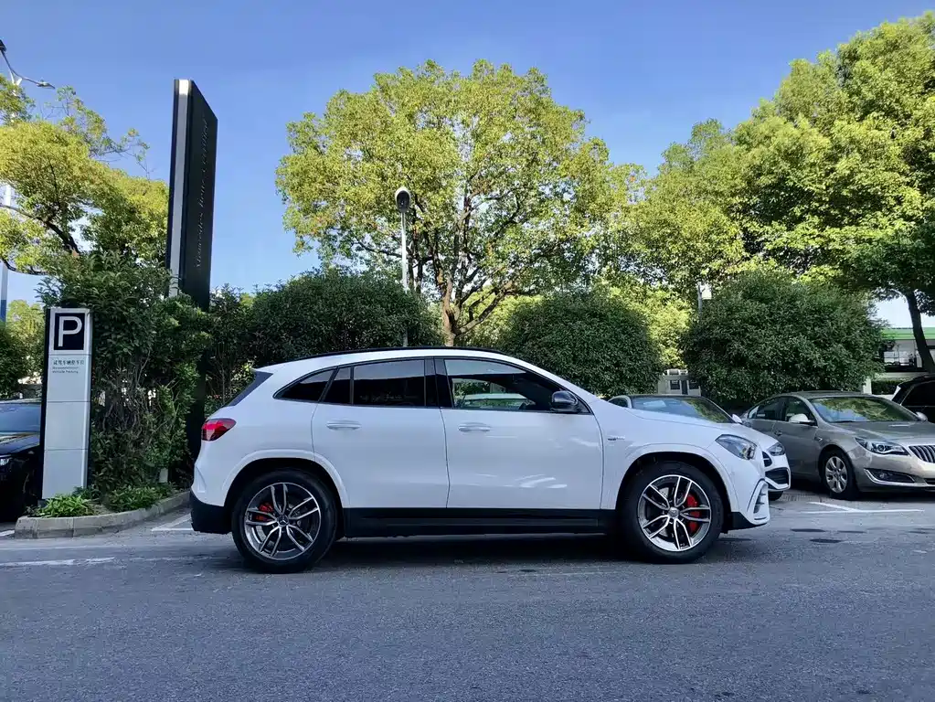 Mercedes-Benz GLA AMG — фото 4