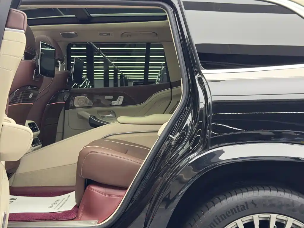 Mercedes-Benz GLS — фото 11