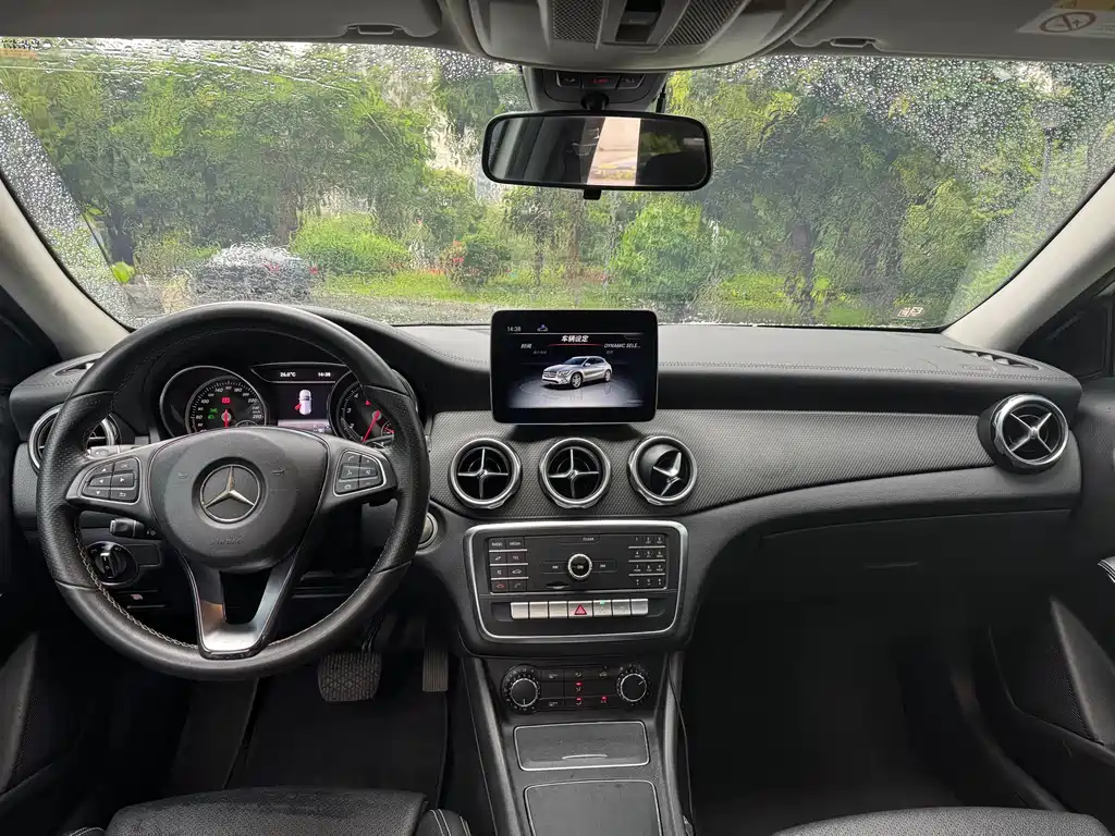 Mercedes-Benz GLA — фото 9